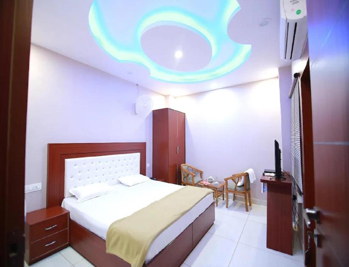 Hotel Kings, Rohtak Extérieur photo
