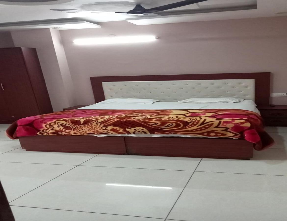 Hotel Kings, Rohtak Extérieur photo